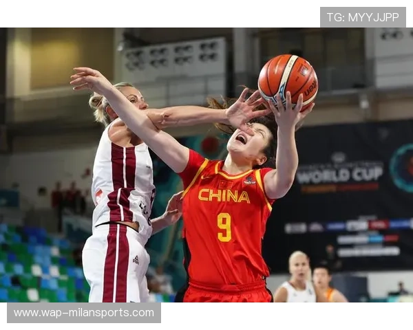 中国女篮用微笑温暖世界，我要中国女篮