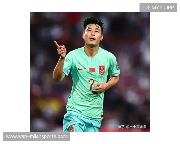 武磊身价保持在120万欧元，稳居中国男足身价榜首位